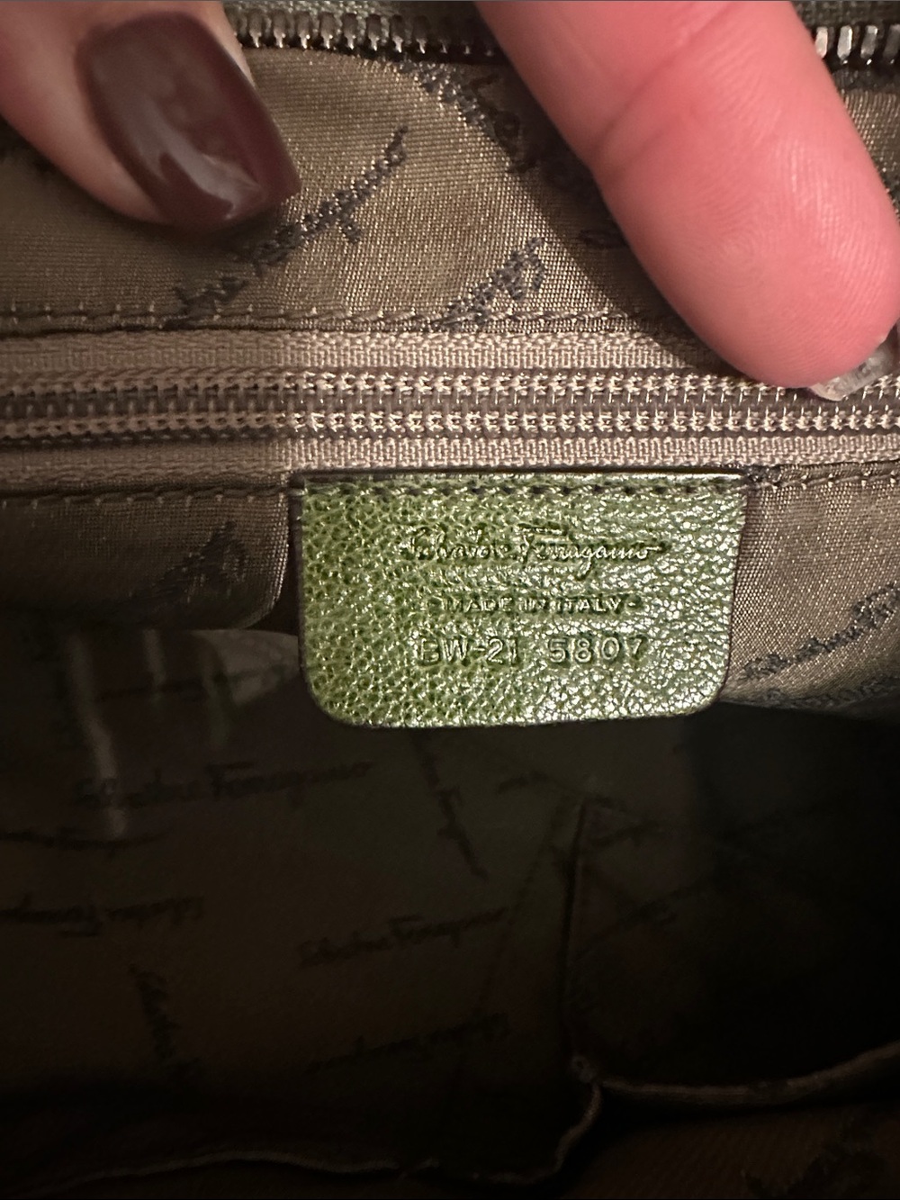 Salvatorre Ferragamo Green Embossed Leather Shoulder Bag - Picture 5 of 9